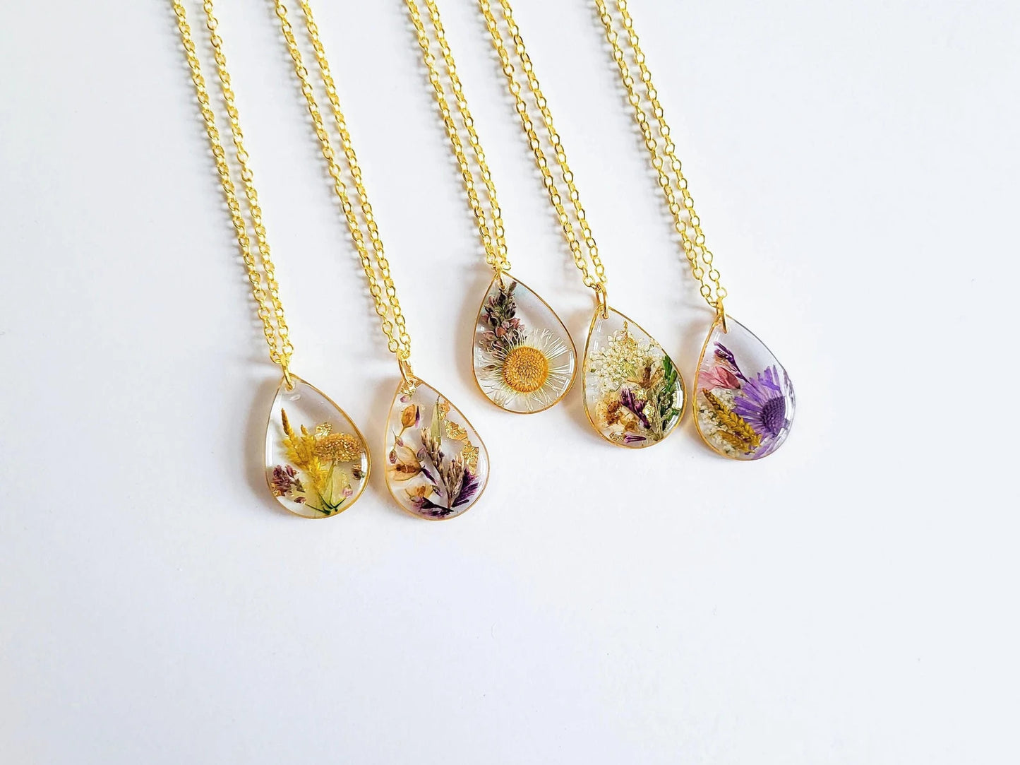 Birth month flower necklace, unique gift for her Birthday, pressed flower necklace, dried flower resin jewelry, botanical jewelry, nature