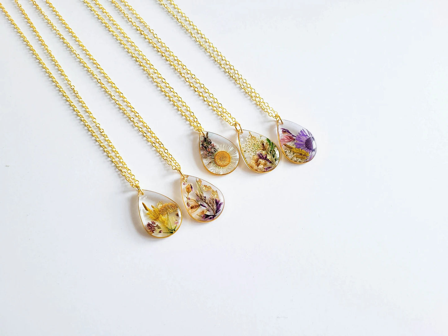 Birth month flower necklace, unique gift for her Birthday, pressed flower necklace, dried flower resin jewelry, botanical jewelry, nature