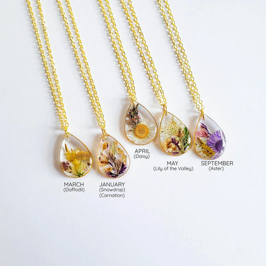 Birth month flower necklace, unique gift for her Birthday, pressed flower necklace, dried flower resin jewelry, botanical jewelry, nature