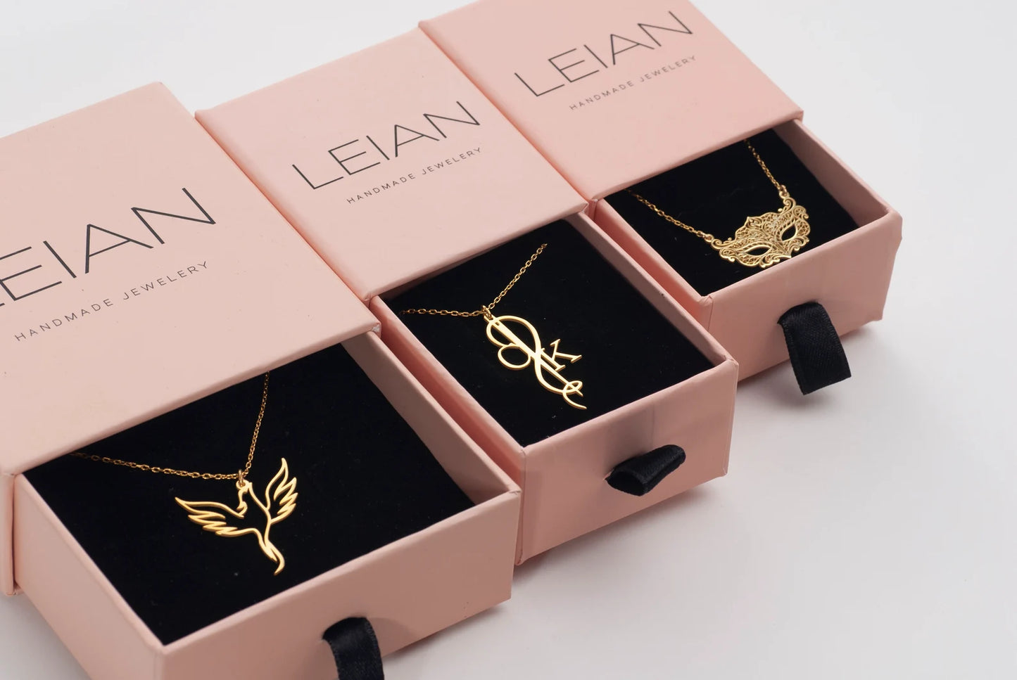 Personalized Volleyball Name Necklace, Custom Volleyball Necklace , Volleyball Mom Necklace, Volleyball Gift, Gift for Volleyball Player